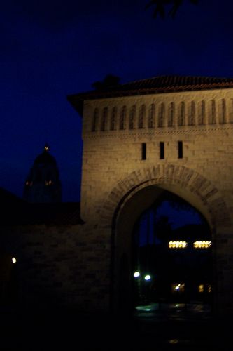 Stanford Campus at Night (palo-alto_100_8050.jpg) wird geladen. Eindrucksvolle Fotos von der Westküste Amerikas erwarten Sie.